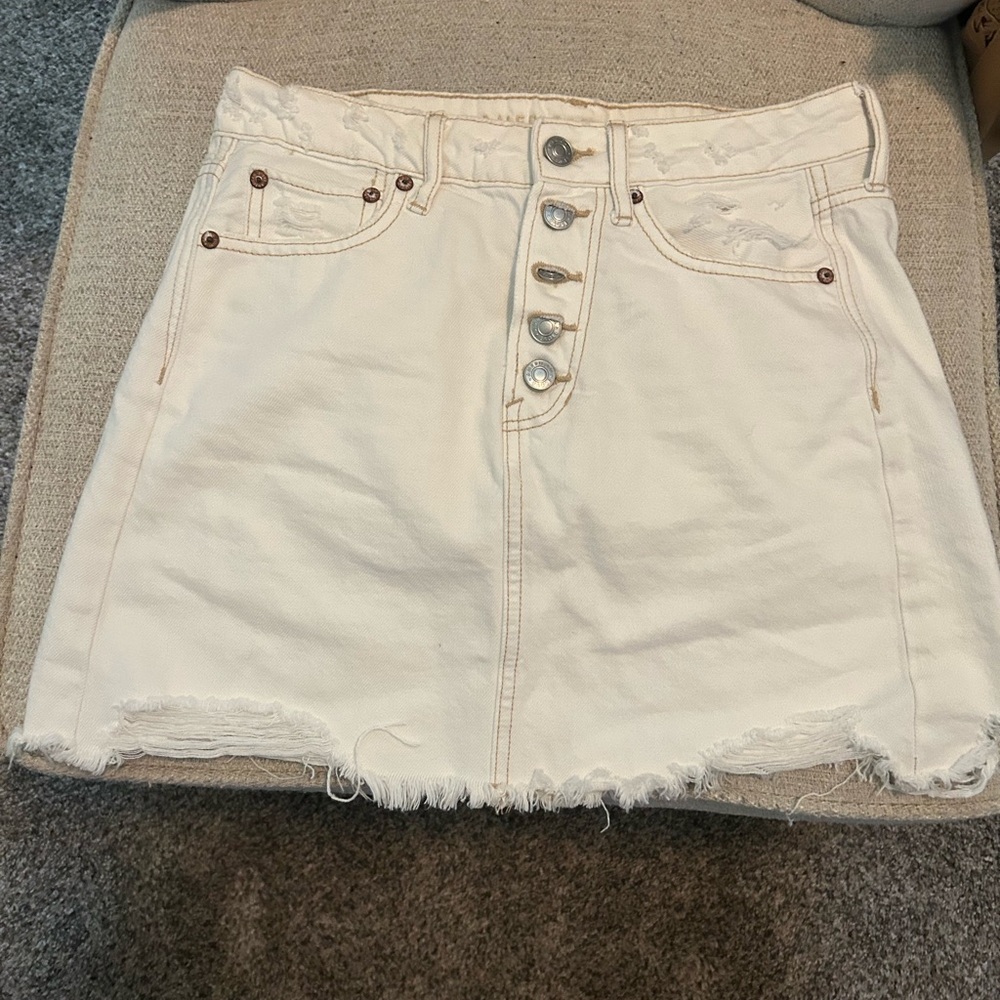 White denim skirt